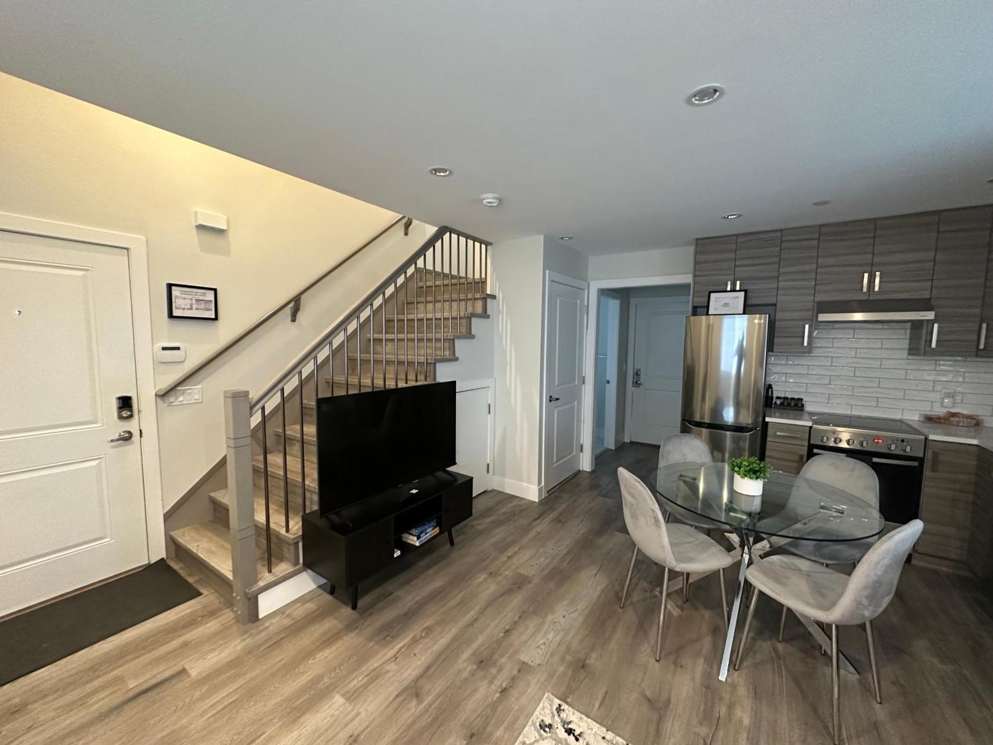 Bright And Cozy Modern Home In Vancouver - Central To Yvr-Downtown - Free Private Parking Exterior photo