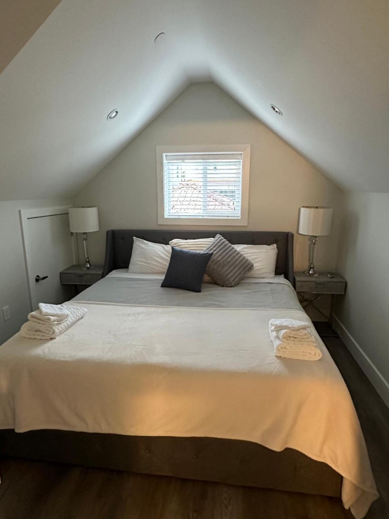Bright And Cozy Modern Home In Vancouver - Central To Yvr-Downtown - Free Private Parking Exterior photo